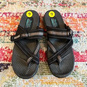 New Sketchers sandals, 9